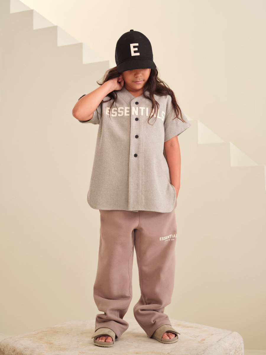 ________gr8's tweet photo. June 9 / 6月9日
ESSENTIALS - NEW DELIVERY
■GR8 ONLINE STORE 6月9日 (木) 10:00より発売
■GR8 直営店 6月9日 (木) 11:00より発売
⁡※GR8 ONLINE STOREにて完売した場合、GR8直営ショップ店頭発売はございません。ご了承ください。
⁡
https://t.co/S91EZUfN0a https://t.co/aVnAtKTG2Z