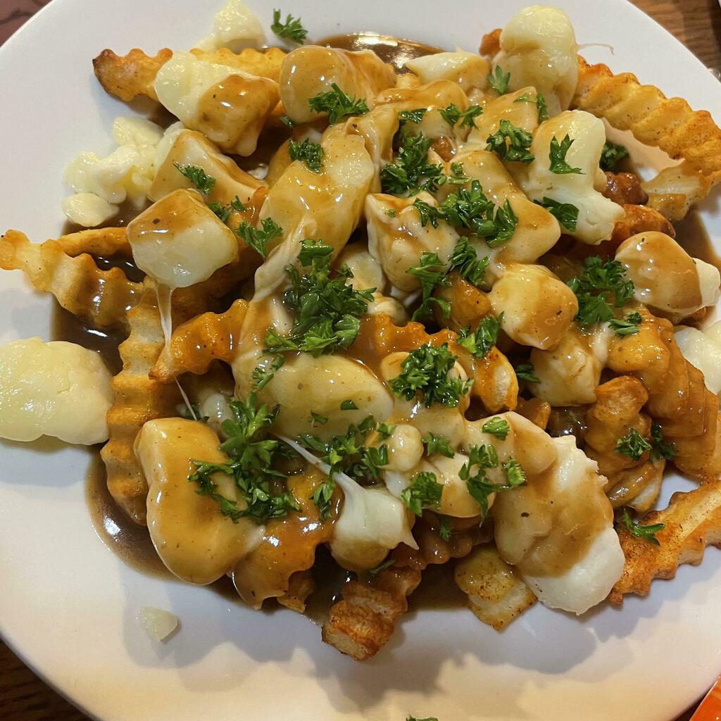 thebrillkitchen's tweet photo. "Homemade Poutine" by: sunshinefallsontome 🍔 Get a free sample of my toaster oven recipe eBook: https://t.co/TtzlnzXoCq https://t.co/3wL9bNfl8v