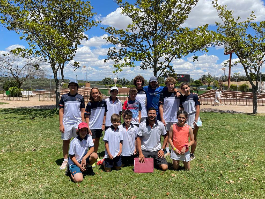 El Club Internacional se proclama Campeón de la Liga de promoción 2022.
Enhorabuena jugadores y capitanes!