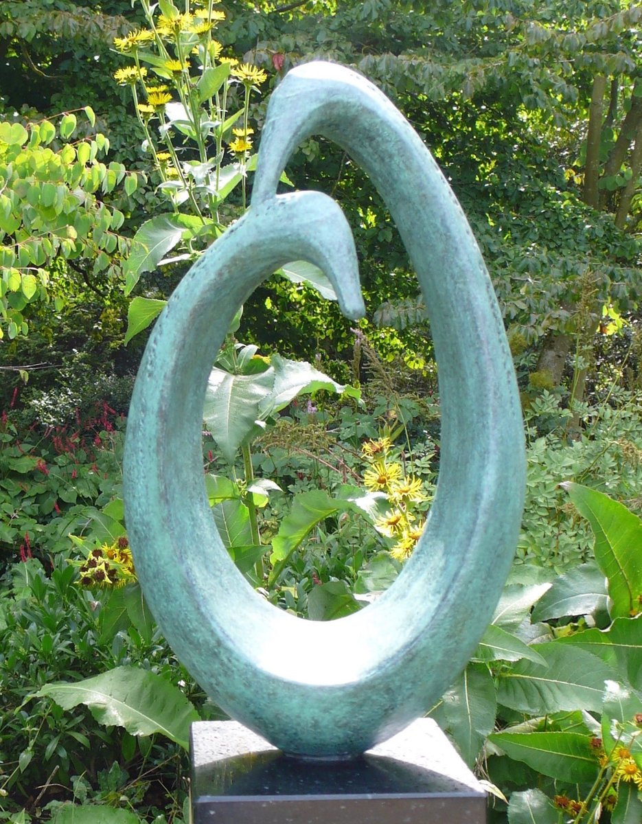 ShorehamArt's tweet photo. Exquisite sculptures by Lesley Stepney ⁦@ShorehamArt⁩ Guest Artist for June. Come along and be inspired #gardensculptures #lesleystepney #enjoyshorehambysea #shorehambysea ⁦@Royal_Sculptors⁩ ⁦@SurreySculptors⁩ #gardendesign ⁦@LoveShoreham⁩ #ingenuemag https://t.co/5s465nOTJX
