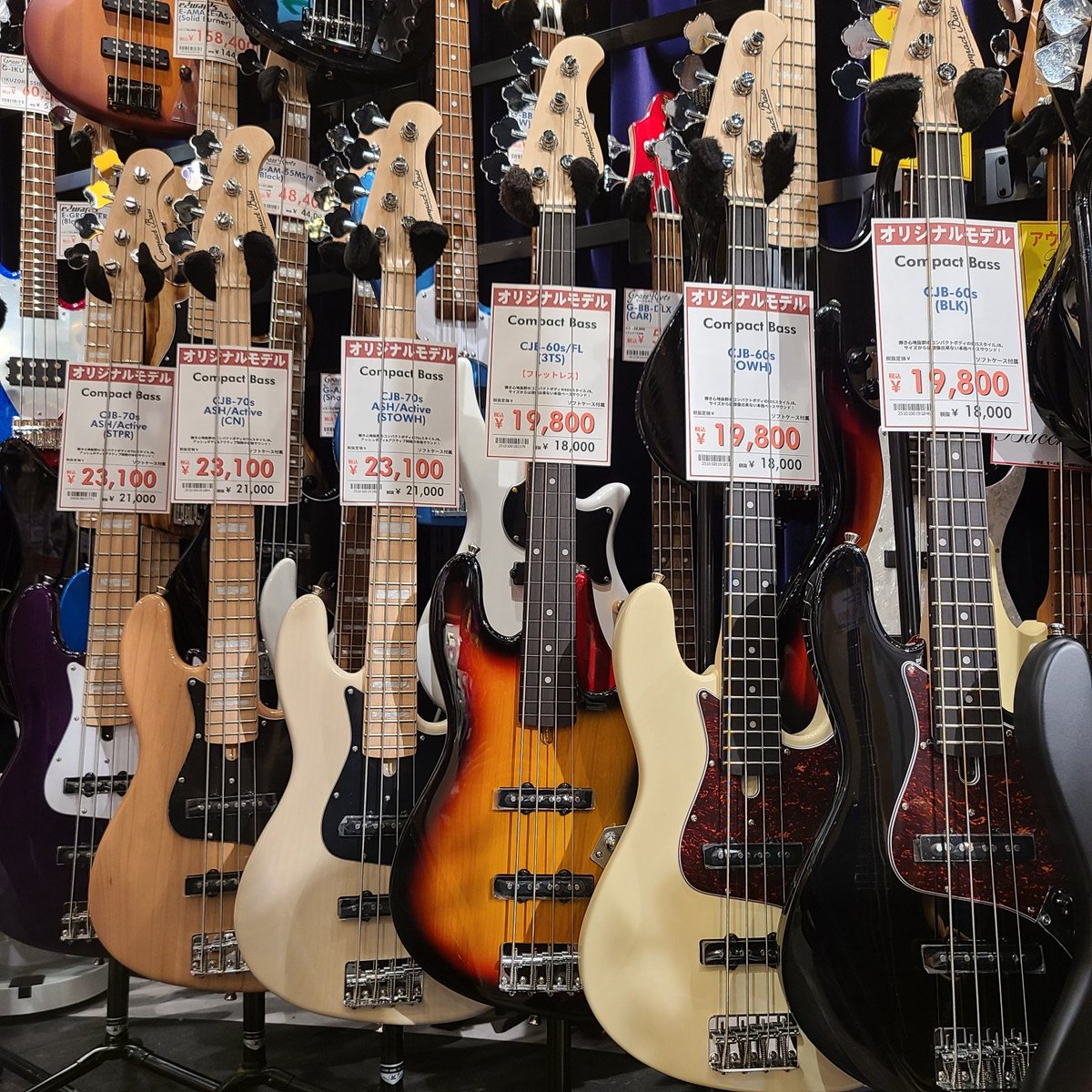 grandeybass_tyo's tweet photo. 【入荷情報】
#CompactBass CJB-60 & CJB-70s ASH/Active🔥🎸
約29インチ・ショートスケールを採用した「コンパクトベース」が待望の再入荷!スケールにあわせてボディやヘッドも小さく作られております🔥
🔻商品詳細はコチラ🔻
https://t.co/YEUsOeI17m https://t.co/EWwJ1wigx1