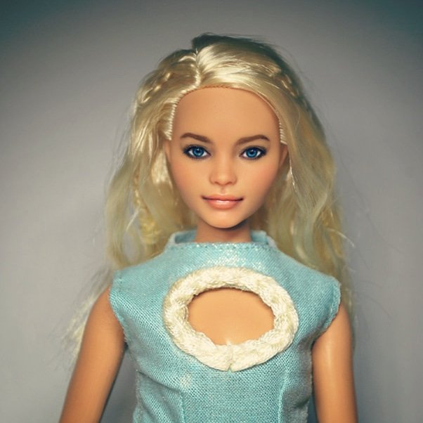 kmirocreations's tweet photo. Barbie Doll Repaint 'Dany ver.3' by kmirocreations. Handmade Costume by mimyo.

#mattel #barbie #gameofthrones #GOT #daenerys #daenerystargaryen #dany #fashiondoll #doll #repaint #ooakrepaint #ooak #ooakdoll #dollcostume #customfigure #dollinstagram #customdoll #onesixthscale https://t.co/a5u6ElHIlx