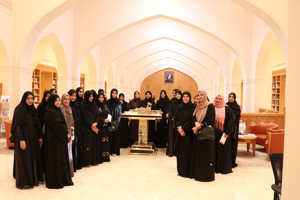 hsl_om's tweet photo. #مكتبة_حصن_الشموخ  تستقبل مجموعة من معلمات مدرسة الشيماء للبنات (11-12) بولاية #أدم ، وقد اشتمل برنامج الزيارة على التعرف على خدمات المعلومات والتسهيلات التي تقدمها المكتبة بشكل عام وعلى الخدمات المقدمة للمشتغلين في الحقل التربوي بشكل خاص.
#عمان #زيارات #مكتبات https://t.co/F7atJpO16K