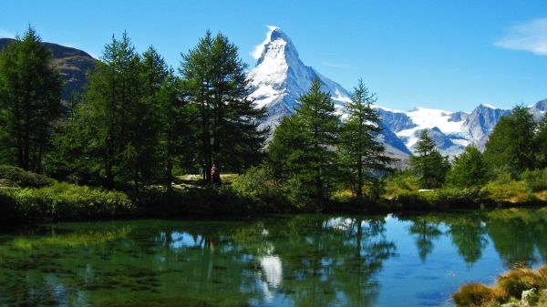 ChaletAltesse's tweet photo. Have you hiked the 5 lake trail in Zermatt? Don’t forget to take the camera! https://t.co/JwuJhRKLQ2 by Schweiz Tourismus https://t.co/UqM5n5aQ1u
