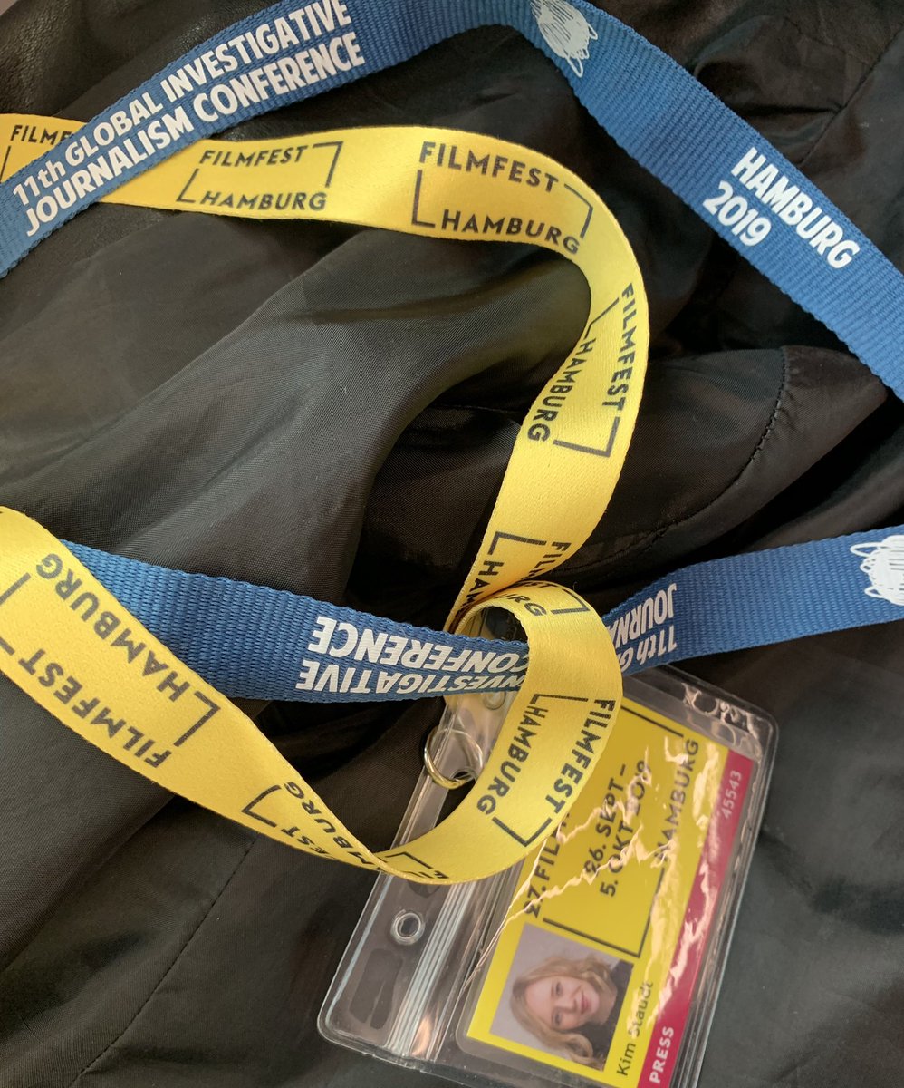 kimstdt's tweet photo. Wird das heute bei der #rp22 eigentlich ein Contest, wer das coolste Schlüsselband mitbringt? Habe eins vom @filmfesthamburg und eins von der #GIJC19 zu bieten. Ihr so? https://t.co/5SOfheTHMd