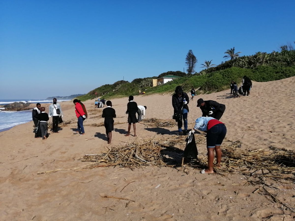 DCLM181's tweet photo. Happy #worldoceansday from the #DCLM team who spent the morning doing a clean-up at Blythedale beach in Kwa-Zulu Natal! https://t.co/RXpC8DZbQK