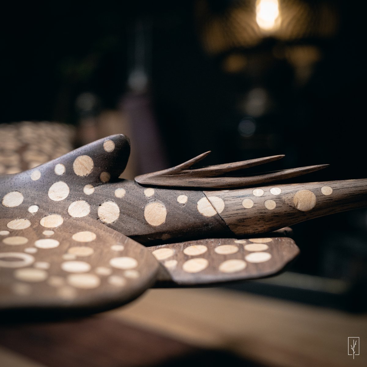 SylGAUTIER's tweet photo. - Aquila -
The spotted eagle ray
[NOT FOR SALE AT THE MOMENT]

Aquila means eagle in latin and it is the name of a constellation, so I thought it would suit him very well.

#woodsculpture #woodcraft #art #woodcarving #woodart #handcarved #handmade #woodworking #ocean #eagleray https://t.co/x6bS50Zg3l