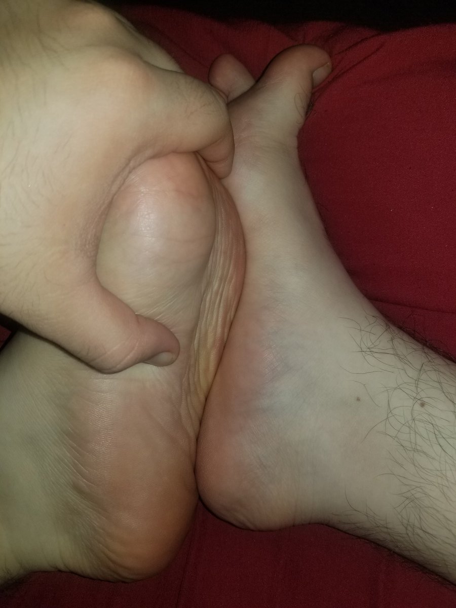 GeekNFreak69's tweet photo. Feet content coming in hot! #Onlyfans #Feet #Cum #Snapchat #DaddyOnSnap #Cashapp #LotionVids #Moisturizing https://t.co/K9AWbkON5i