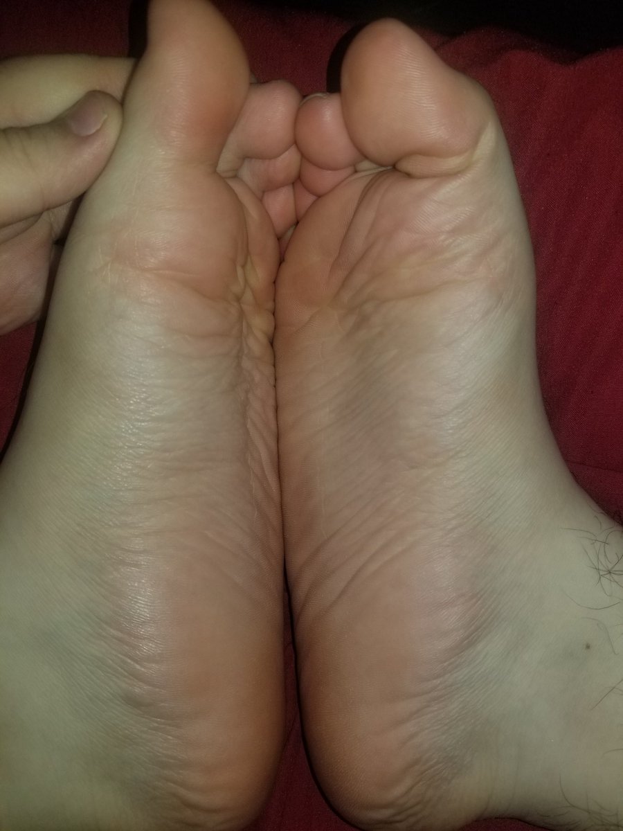 GeekNFreak69's tweet photo. Feet content coming in hot! #Onlyfans #Feet #Cum #Snapchat #DaddyOnSnap #Cashapp #LotionVids #Moisturizing https://t.co/K9AWbkON5i