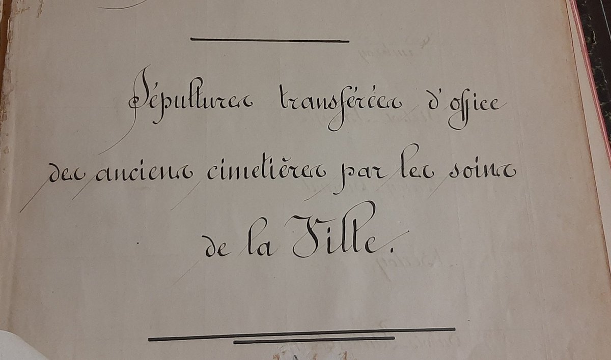 Oups ! On imagine la tête du greffier quand son encre s'est renversée sur ce registre de concessions de cimetière qu'il devait tenir normalement consciencieusement.
📸 AMO, série N, fin 19e.