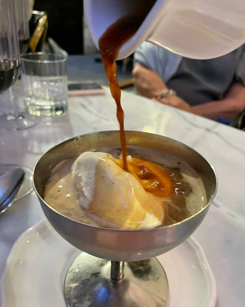 gillespudlowski's tweet photo. Douceurs, #dolcevita et #villaantinori chez #lazziparis … @lazzi_paris #lazzi #paris9 #regiscampana 

Au menu : 
. Artichaut et parmesan 
. Légumes grillés 
. Vitello tonnato 
. Poulpe grillé 
. Carpaccio de daurade au citron vert 
. Spaghetti alle v… https://t.co/vwLf29YdDD https://t.co/MKHlZHa0NF