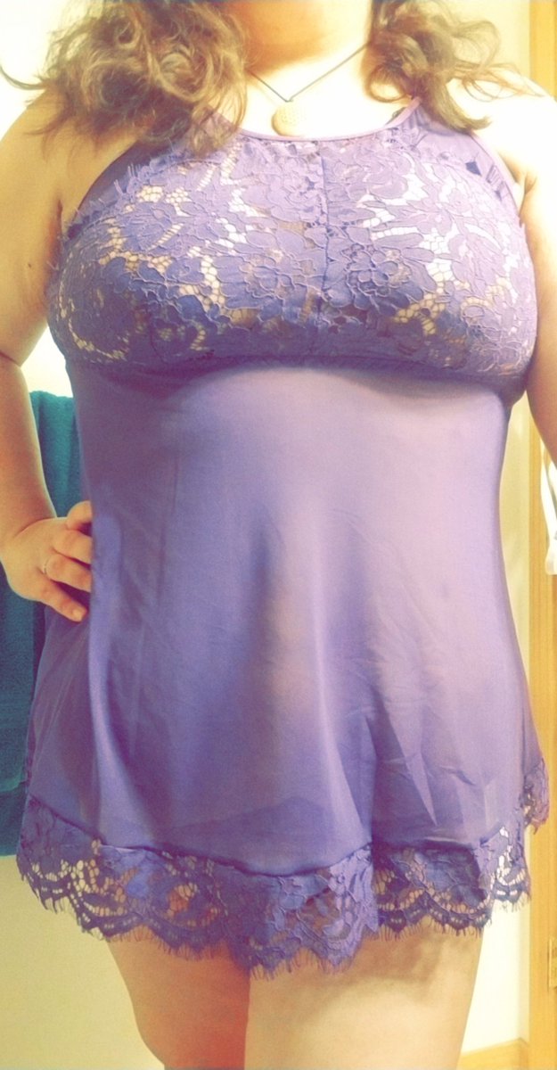 xbbwxariax's tweet photo. I think I look fucking sexy in purple 😍 

#hawaiianbbw #nsfwtwt https://t.co/L2Ir2YHPKH