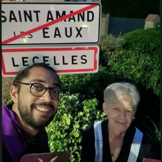 Draven974's tweet photo. 📮On avale les kilomètres, pas les animaux. 🐇

Hier soir, avec @lorthioirbrigitte, on était à #Lecelles et #SaintAmandLesEaux et nombre de nos lapins ont trouvé un nouveau foyer. 🥰
#LesAnimauxComptent
#legislatives2022 #Circo5920 https://t.co/mFUIS0YOoX