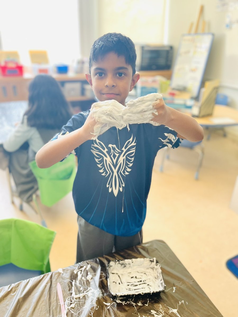SharmeenMoosa's tweet photo. 1M explores Slime making and Slime in Space - is it a liquid or a solid? @rvis_bh @Seesaw @Nickelodeon #rvisionairies #seesawambassador #ngss #issedu #bahrainedu #slime #firstgrade #rvisignite https://t.co/Xtbb7xqQHA