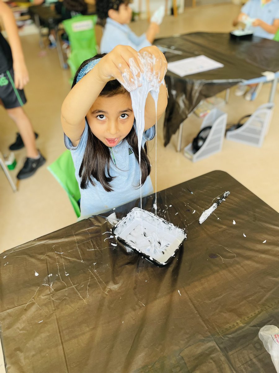 SharmeenMoosa's tweet photo. 1M explores Slime making and Slime in Space - is it a liquid or a solid? @rvis_bh @Seesaw @Nickelodeon #rvisionairies #seesawambassador #ngss #issedu #bahrainedu #slime #firstgrade #rvisignite https://t.co/Xtbb7xqQHA