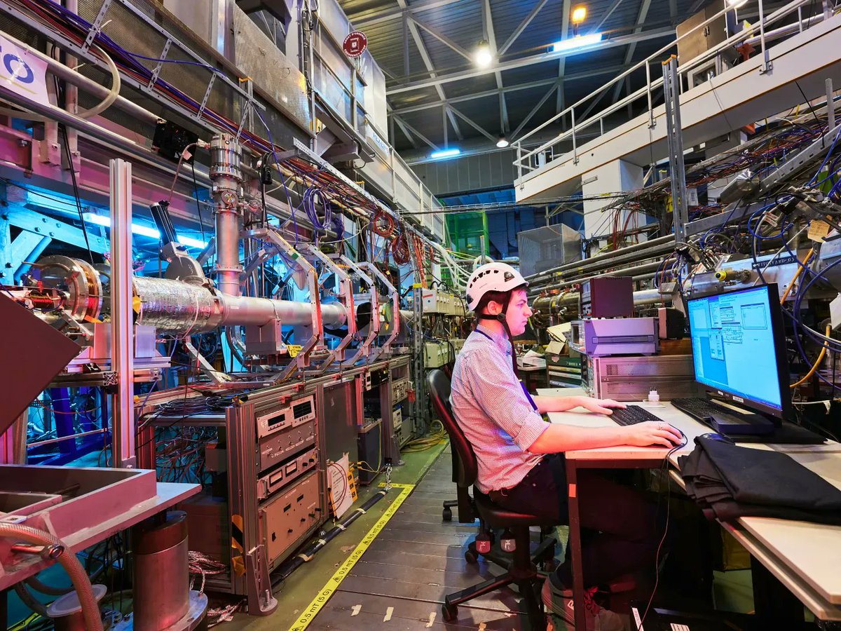The #PhotoOfTheWeek takes us to <a href="/ISOLDEatCERN/">ISOLDE facility at CERN</a>, the longest-running experimental facility at CERN.
It provides beams for over 50 experiments, permitting the study of atomic nuclei, including the most exotic species.
#FollowTheProtons #LHCRun3
More: home.cern/news/series/me…