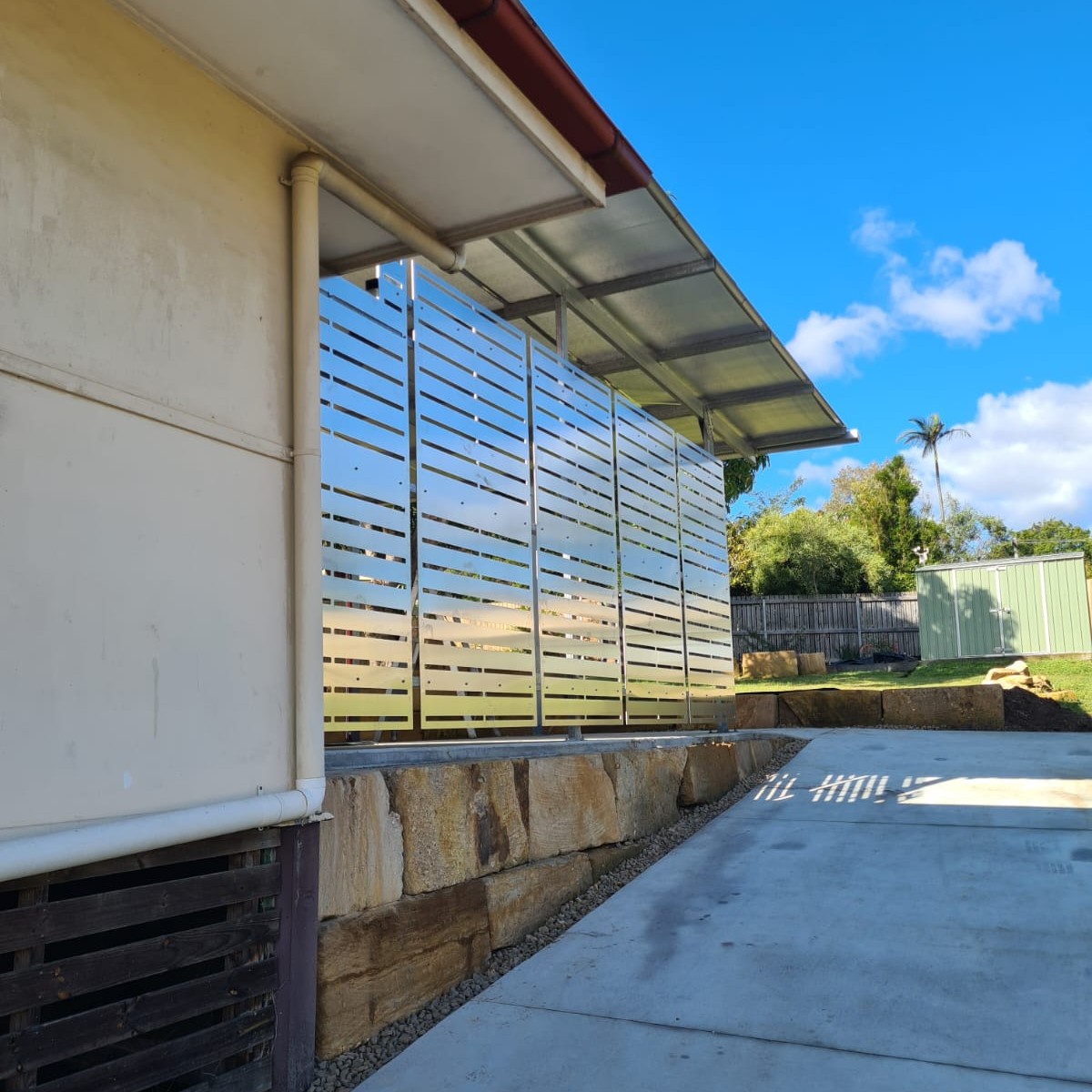 Did you know we can do privacy screens? 
#privacyscreen #DIYprivacyscreen #outdoorentertaining #backyardoasis #yarddecor #backyarddesign #yarddecor #privacywall #diyprivacyscreen #privacyscreen #diydeck #deckgoals #outdoorfurniture #outdoorcouch #mybackyardview #exteriordesign