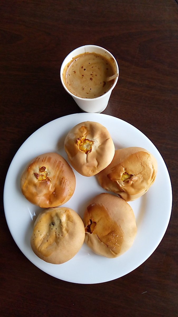 keende21's tweet photo. Snack time😋😋😋 https://t.co/EJszvSiCUG