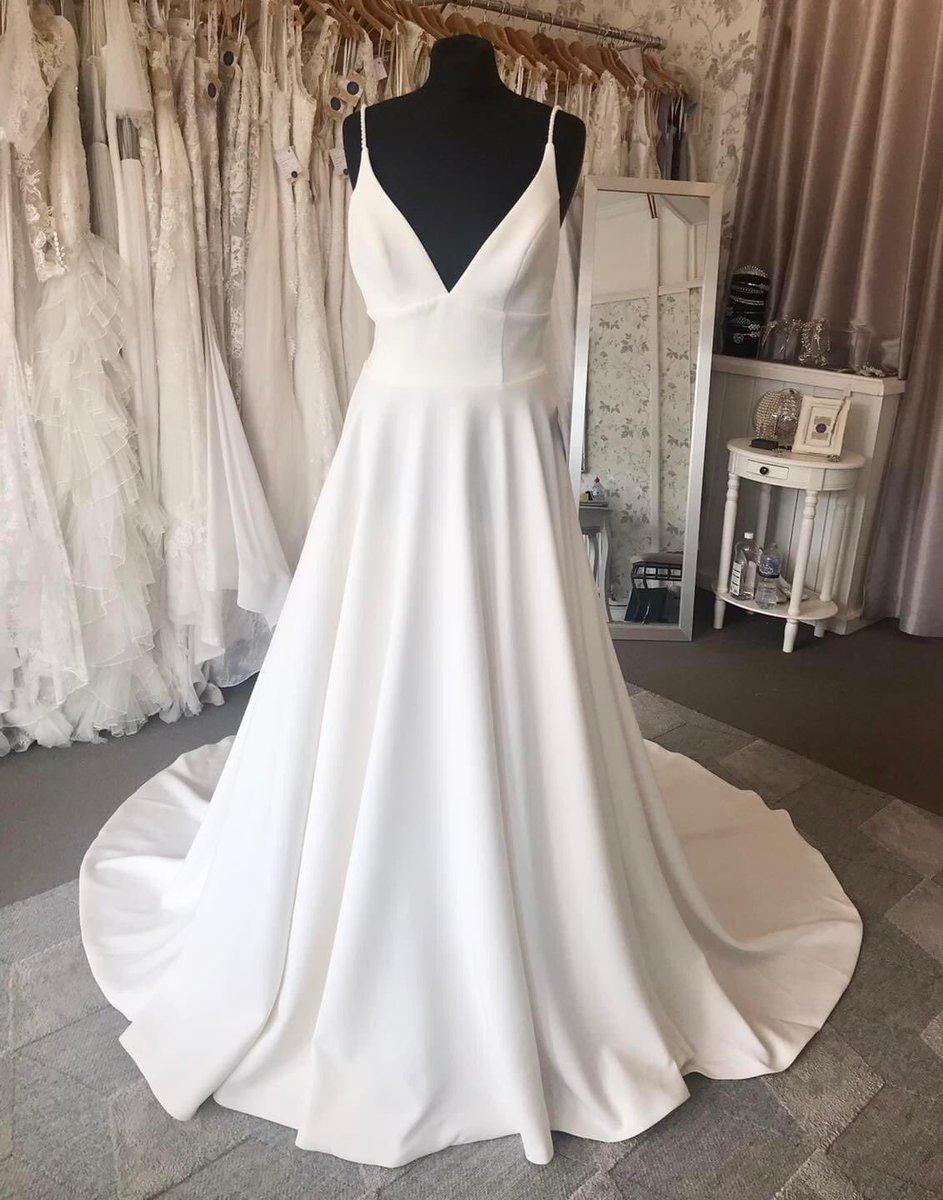 💞 𝐷𝑅𝐸𝑆𝑆 𝑂𝐹 𝑇𝐻𝐸 𝐷𝐴𝑌 💞

To book your private appointment with us to find your bridal style drop us a DM.
Or
Call 01482 236446
Email beverley@bridalreloved.co.uk

#weddingdress #bride #bridalrelovedbeverley #bridalreloved