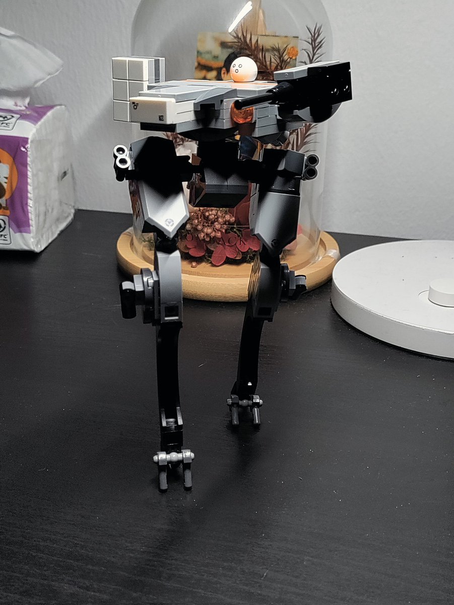 big_head123's tweet photo. SJR-1X "Shinobi" Urban Strike Drone.
Last pic is the latest version, with some parts moved around.

#lego #afol #Mecha #legocustom #レゴ #レゴロボ #メカ https://t.co/CTNBRBFrTT