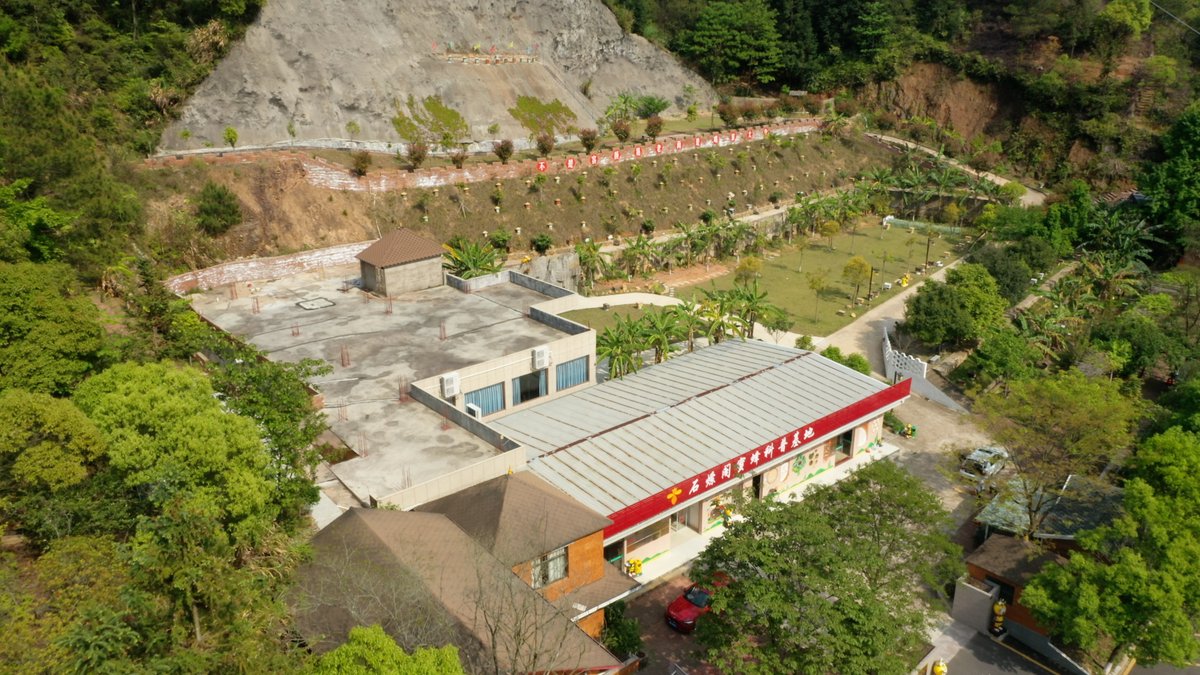 HolaFujian's tweet photo. Liangye Xianmi apiculture cooperative is a leading player in production of Wuping #honey, which is the first honey product in #Fujian to be awarded as a national geographical indication trademark. Its annual output of honey totaled180 tons, worth 2.7 million dollars. #PathToGreen https://t.co/gSTZHQrxec