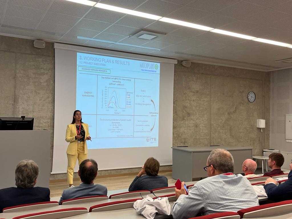 itenergia's tweet photo. Nuestras compañeras e investigadoras del @itenergia Marta Vegas y Laura Gª Carmona han presentado los #proyectos #BIOCELLPOWER y #WATCHPLANT, respectivamente, en #ESEAC, la 18ª Conferencia Internacional sobre #Electroanálisis
#energía #tecnología #celdas #biotecnología https://t.co/s73sFig1eD