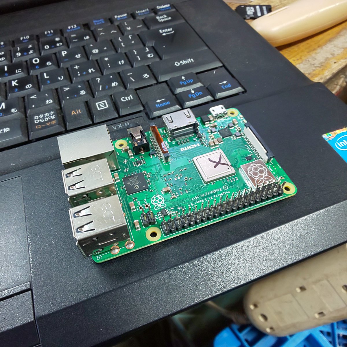 hako_MBK002's tweet image. 貴重なラズパイがひとつ動かなくなってしまった…。
色々試したけど動かない…。
無念…。
#RaspberryPi
#RaspberryPi3modelB
#スマート農業
#DIY環境制御
#緑が付かない
