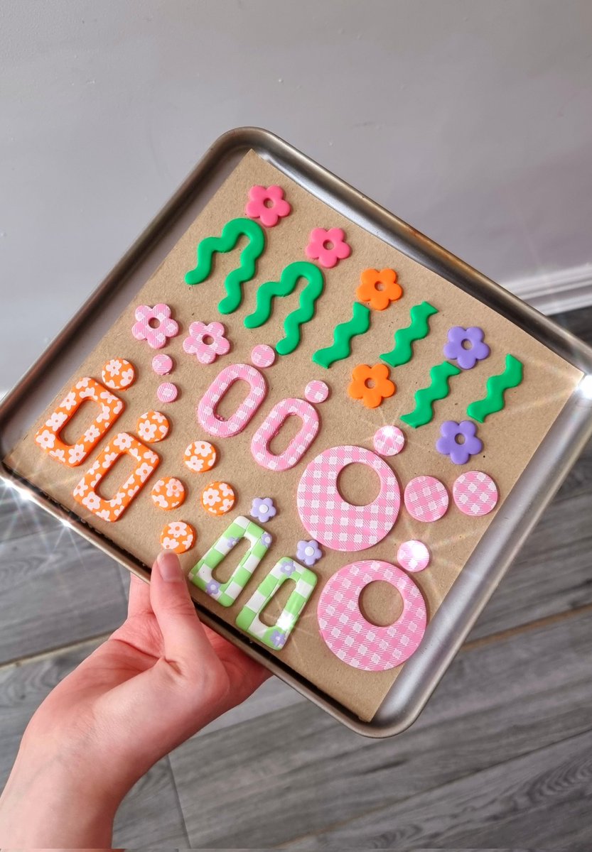 _Overthemoonuk's tweet photo. Some new goodies I'm working on! Can't wait to show them off when they're finished ๐ฅฐ๐ซ๐ผ๐
#polymerclay #clayearrings #makingearrings #makingjewellery #handmadejewellery #artisan #craftmarket #funjewellery #funkyearrings #retrojewellery #groovyjewellery #shopsmall #shopsmalluk https://t.co/1O7ptuzZS0