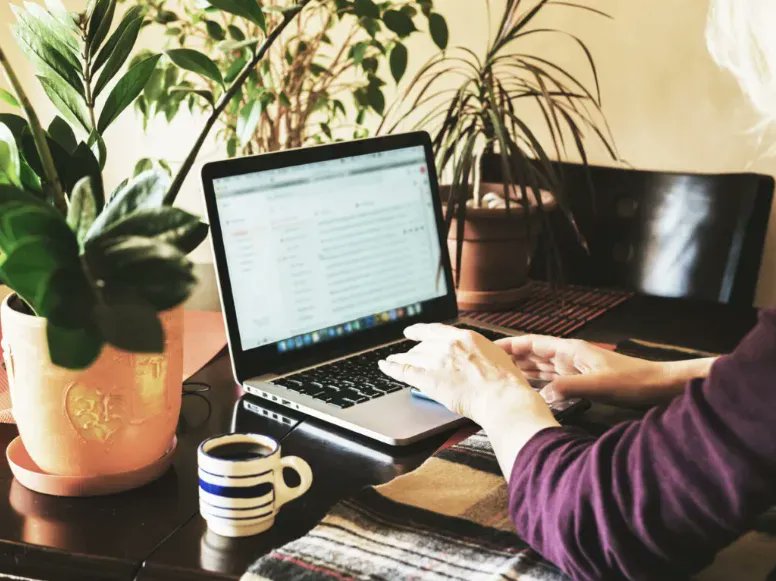 Rendere sicuro il #lavoroibrido ? Non è cosa banale. Ecco alcune delle sfide da affrontare e come sviluppare una politica di #sicurezza adeguata. 
buff.ly/3zqOuWK
#lavoriamosmart