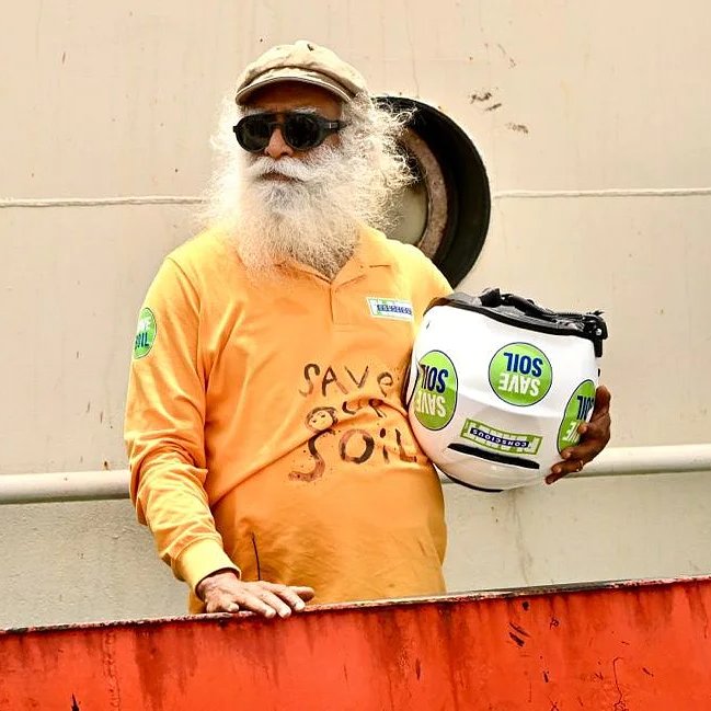 ReligiontoR's tweet photo. Increasing soil organic content from 0.5 to 3% will double the water retained by soil. (FAO, 2019) #SaveSoil https://t.co/cFlgLtSINk @cpsavesoil @SadhguruJV #soil https://t.co/zoKS2cPiQk