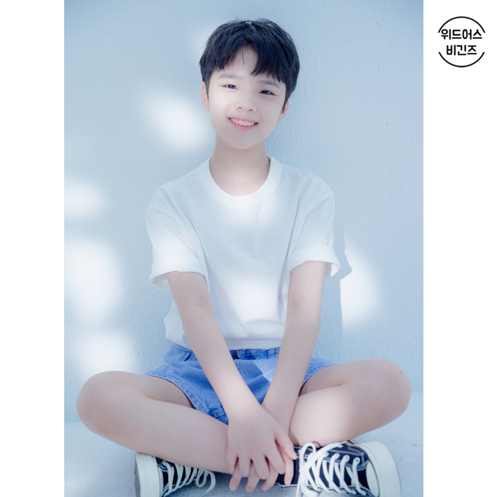 withus_audition's tweet photo. [#위드어스비긴즈]
안녕하세요. ☺️☺️
저의 1년 전 모습을 공개합니다!
⠀
#위드어스 #withus #withusbegins https://t.co/LY96DbNX0Q
