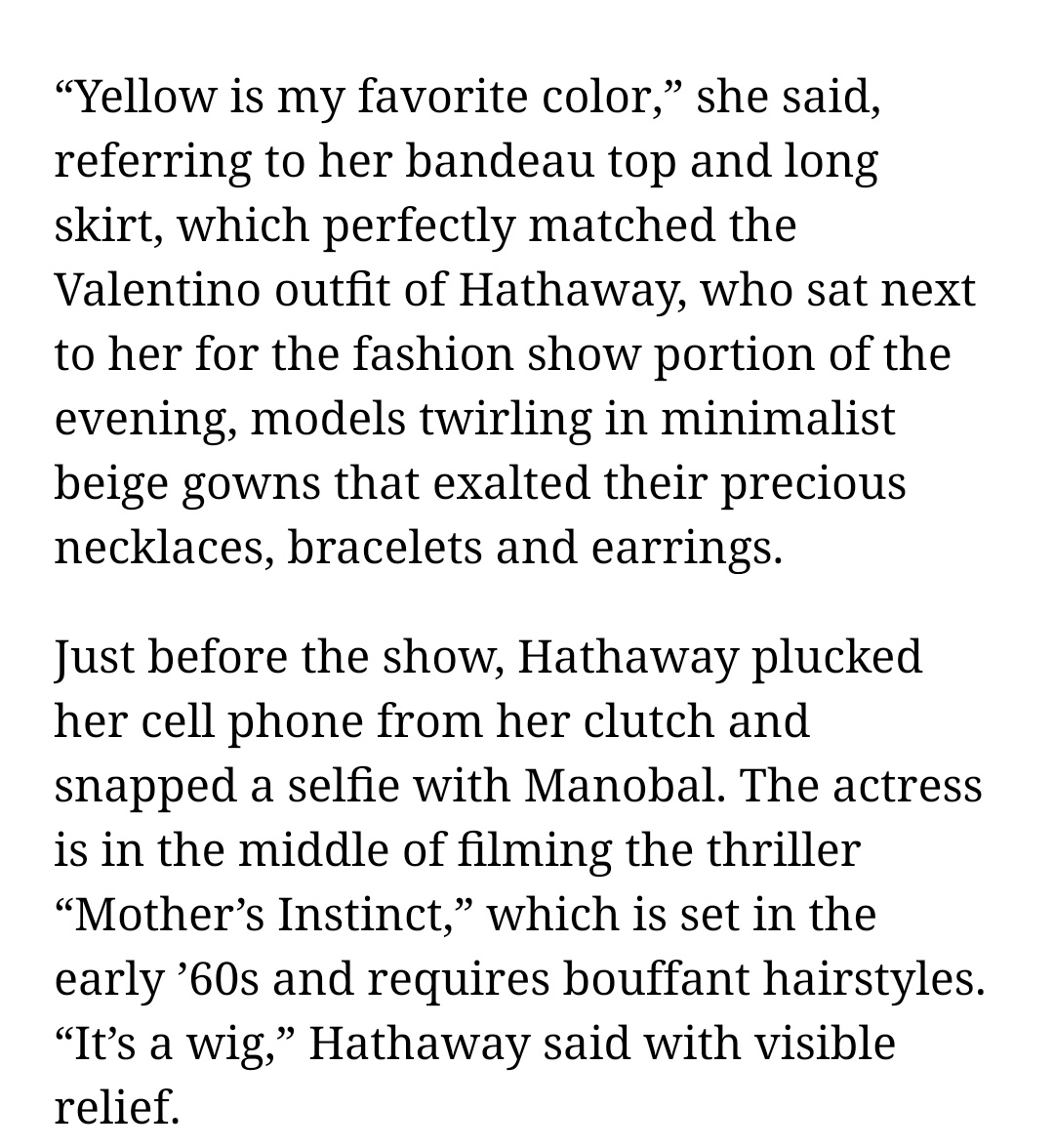 LSMTRENDS's tweet photo. Anne Hathaway asked Lisa for a selfie 😭😭😭 now, I need one of them to reveal it asap @catmeow5555 https://t.co/MRsD8MAYUl