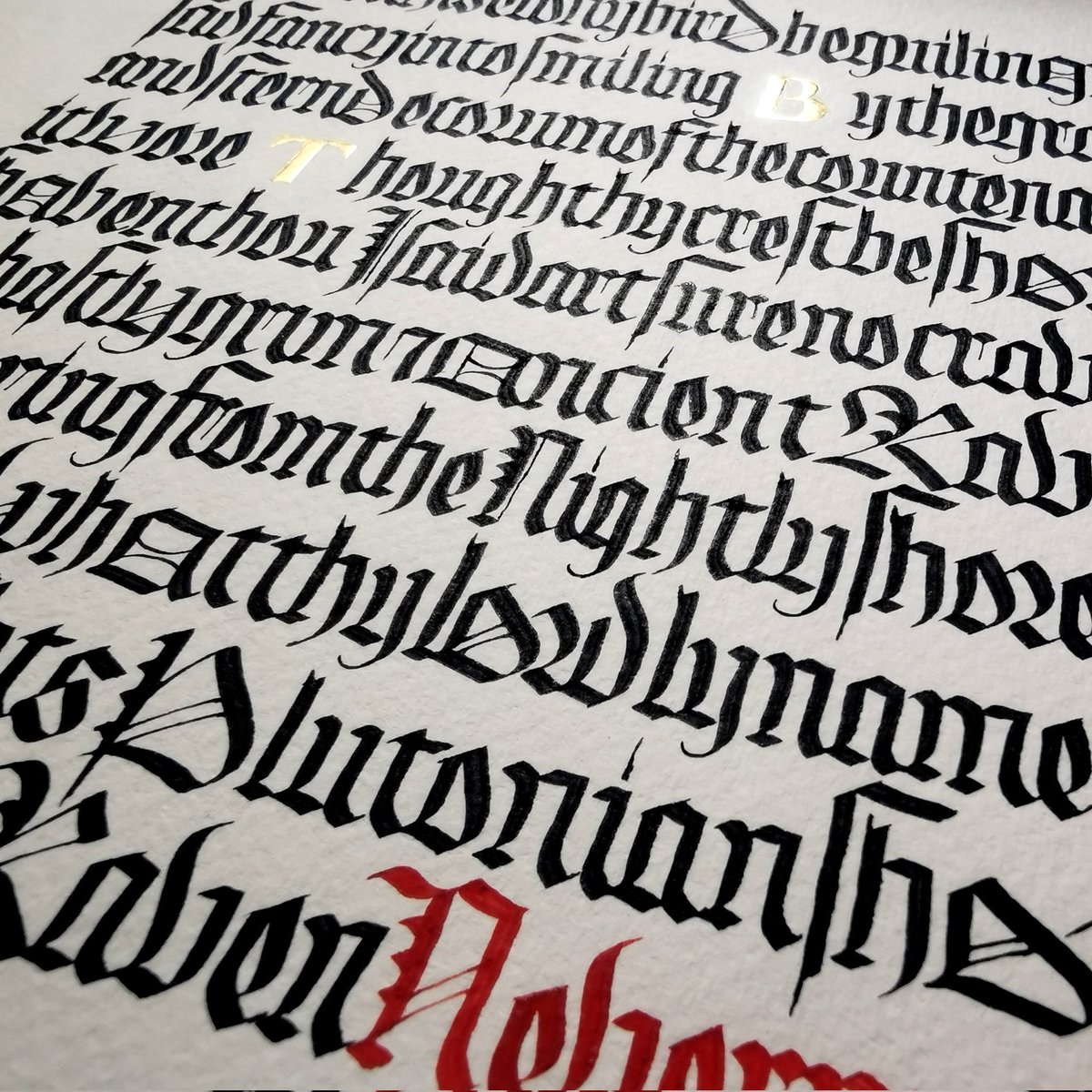 Anachropsy's tweet photo. Nevermore
#calligraphie #calligraphy #gothic #gothique #fraktur #poetry #poesie #poe #raven #corbeau #gold #dorure #ink #encre #paper #papier #gold #dorure #Litterature #WIP https://t.co/8xR0tLFHg1