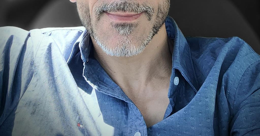 caballerete40's tweet photo. Hay que enseñar a los demás que te traten de acuerdo al valor que tienes, con humildad y con una sonrisa directa a los ojos. Siempre funciona! #MiercolesDeBarbas #hoymeempachodeculos #asswatcher #asshunter #asslicker #pontea4ya #caballerosiempre #protectyourpeace #gingerman https://t.co/omfqqpufs8