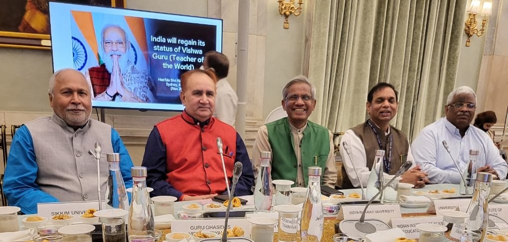 Some more pics from the conference of Vice Chancellors at Rashtrapathi Bhavan.

#tejasvikattimani #ViceChancellor #CentralTribalUniversity #RashtrapathiBhavan #NEP