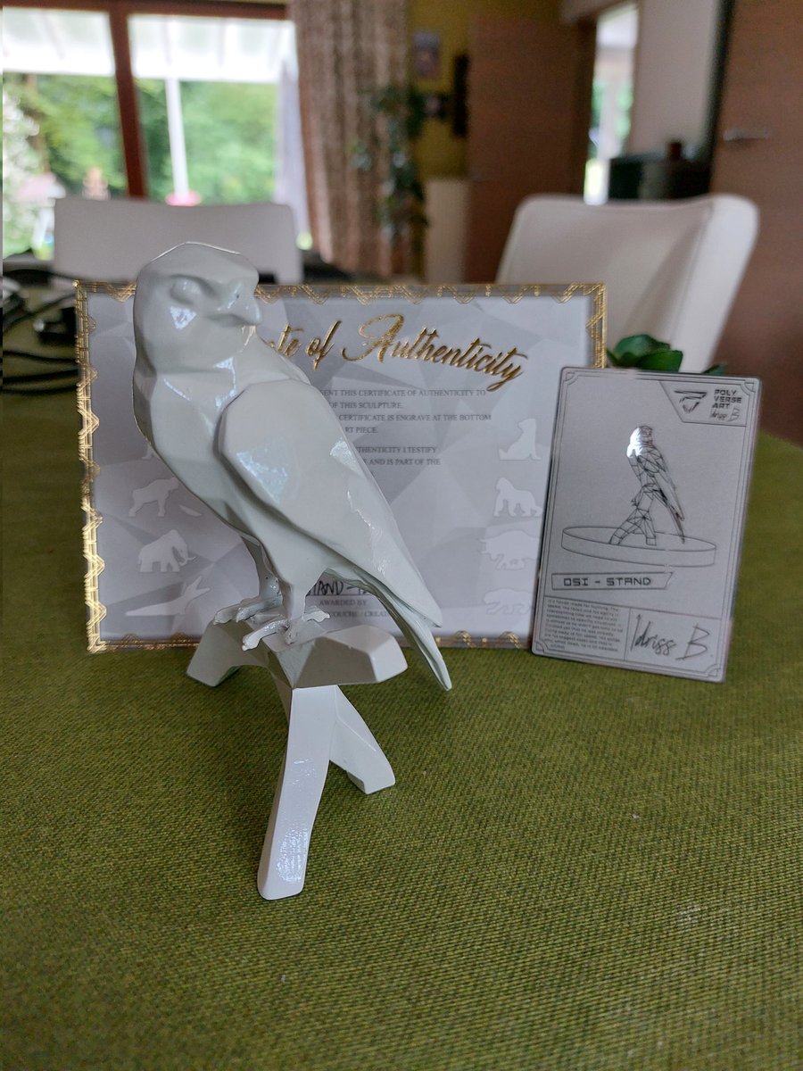 Received a physical real piece of art from <a href="/idrissbcom/">Idriss b</a> ! Thanks to <a href="/Polyverseart/">Polyverse Art NFT</a> 🔥 Can't wait what the future holds for us