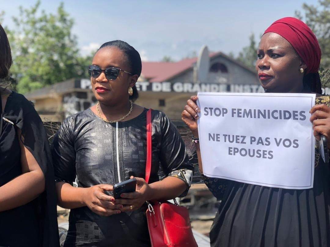 KimKimuntu's tweet image. #feminicide de #Goma

Le collectif des femmes et avocates manifestent pour que justice soit rendue.

#justicerdc Dossier Alice.