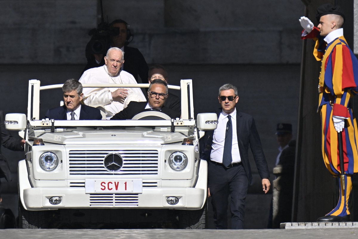 VaticanNews's tweet photo. “Our culture demonstrates a worrisome tendency to consider the birth of a child as the simple matter of human biological reproduction, and cultivates the myth of eternal youth as the desperate obsession with an incorruptible body.” – Pope Francis #GeneralAudience https://t.co/OIPnrmrmVQ