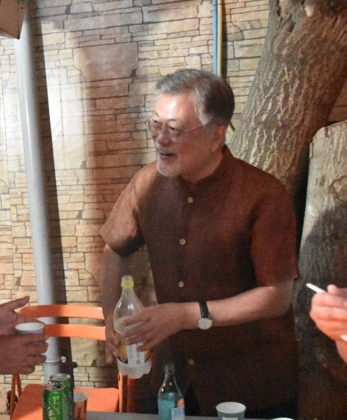 이 막걸리를 찾아라!!
수염 기르신 모습 너무 좋다.