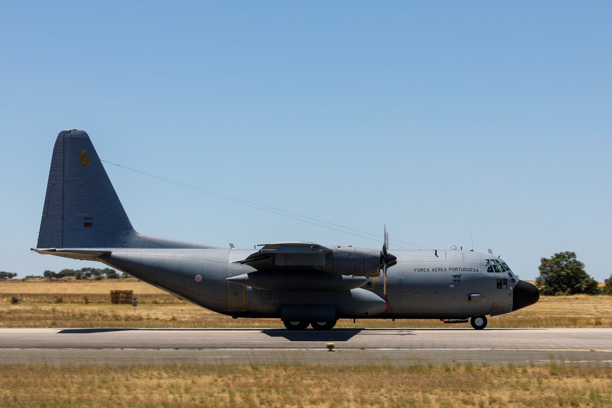 fap_pt's tweet photo. Veja as fotografias do dia de ontem, 7 de junho, primeiro dia de atividade aérea, no exercício internacional ETAP-T 2022, que se encontra a decorrer a partir da Base Aérea N.º 11, em Beja.

Álbum em:https://t.co/4owwIQ18i5

@EATC_ 

#ForçaAérea #ETAPT22 #ETAPT22PORTUGAL https://t.co/fAgjQ6sUM5