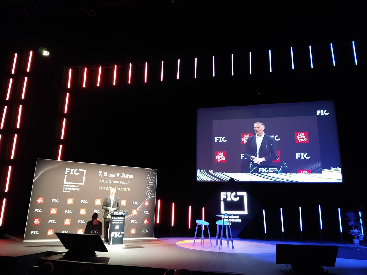 clx_leroux's tweet photo. @FIC_eu @ANSSI_FR discours de Guillaume Poupard, au niveau européen, on en est à trouver des solutions ensemble, l'Europe avance et a une ambition commune, la règlementation est un catalyseur pour gagner du temps, la #directiveNIS est un bon exemple #cybersecurite https://t.co/Y4PgC8x1FD