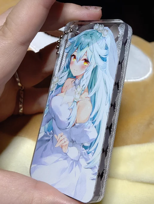 アクリルドミノキーホルダーのサンプルきたーキタ━٩(。•ω•。)و━!!むちゃんこ可愛いです!透け感とか厚みの所の透明感とか伝われー印刷とかもすごくいいし、これは定番化したいですねぇ 
