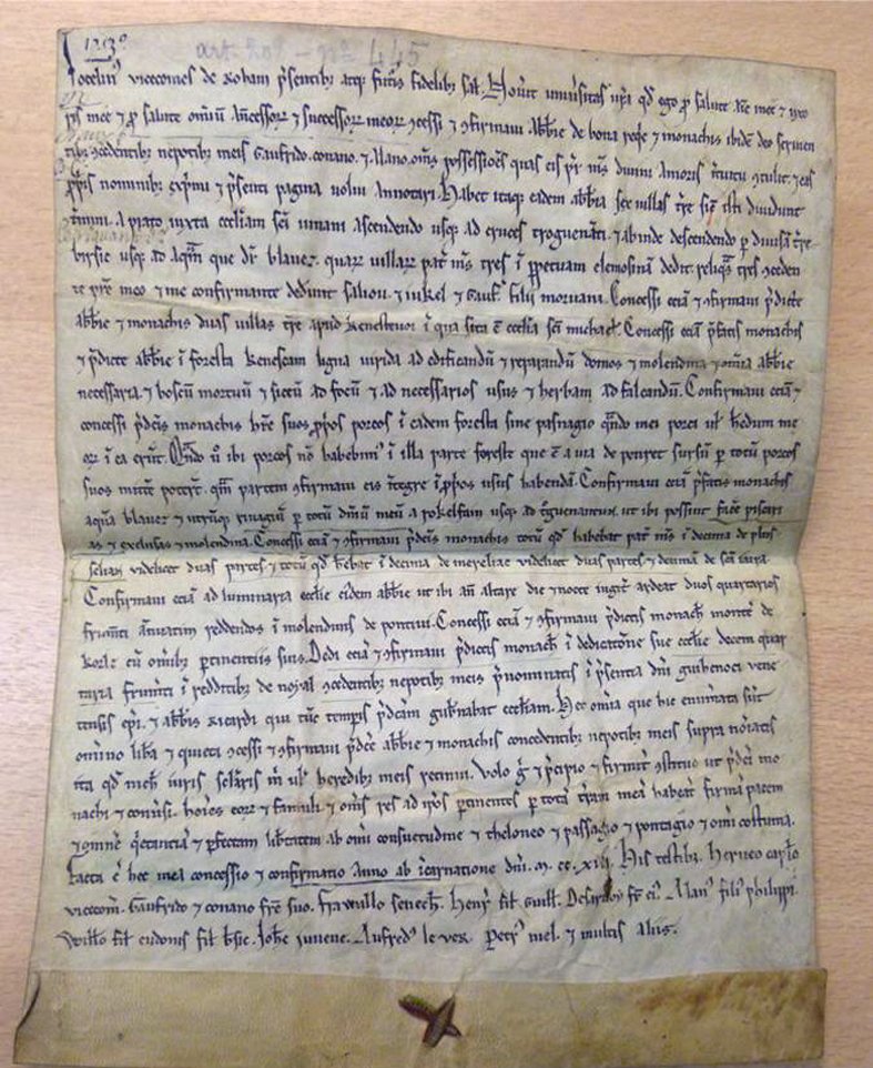 LaurentRiera's tweet photo. C'est le + ancien document conservé aux @ArchivesRennes: un parchemin de 1213 (avec son sceau en cire), par lequel le sieur Josselin de Rohan confirme les droits de l'abbaye cistercienne de Bon Repos, fondée en 1184 par son prédecesseur Alain III de Rohan https://t.co/Sy3g5ZBp8K https://t.co/P3roi0Lj1T