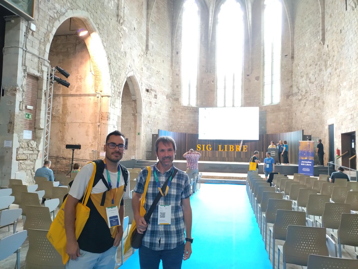 prodevelop's tweet photo. Today, our colleagues @victoret01 &amp; Enric Gimeno are presenting "Good practices in municipal #GIS. #LocalSpace solution" from 12:25h to 12:45h at #Girona in the @SIGLibreGirona 🧑🏫🛰️

#siglibre2022 https://t.co/SLUf8KBf5m