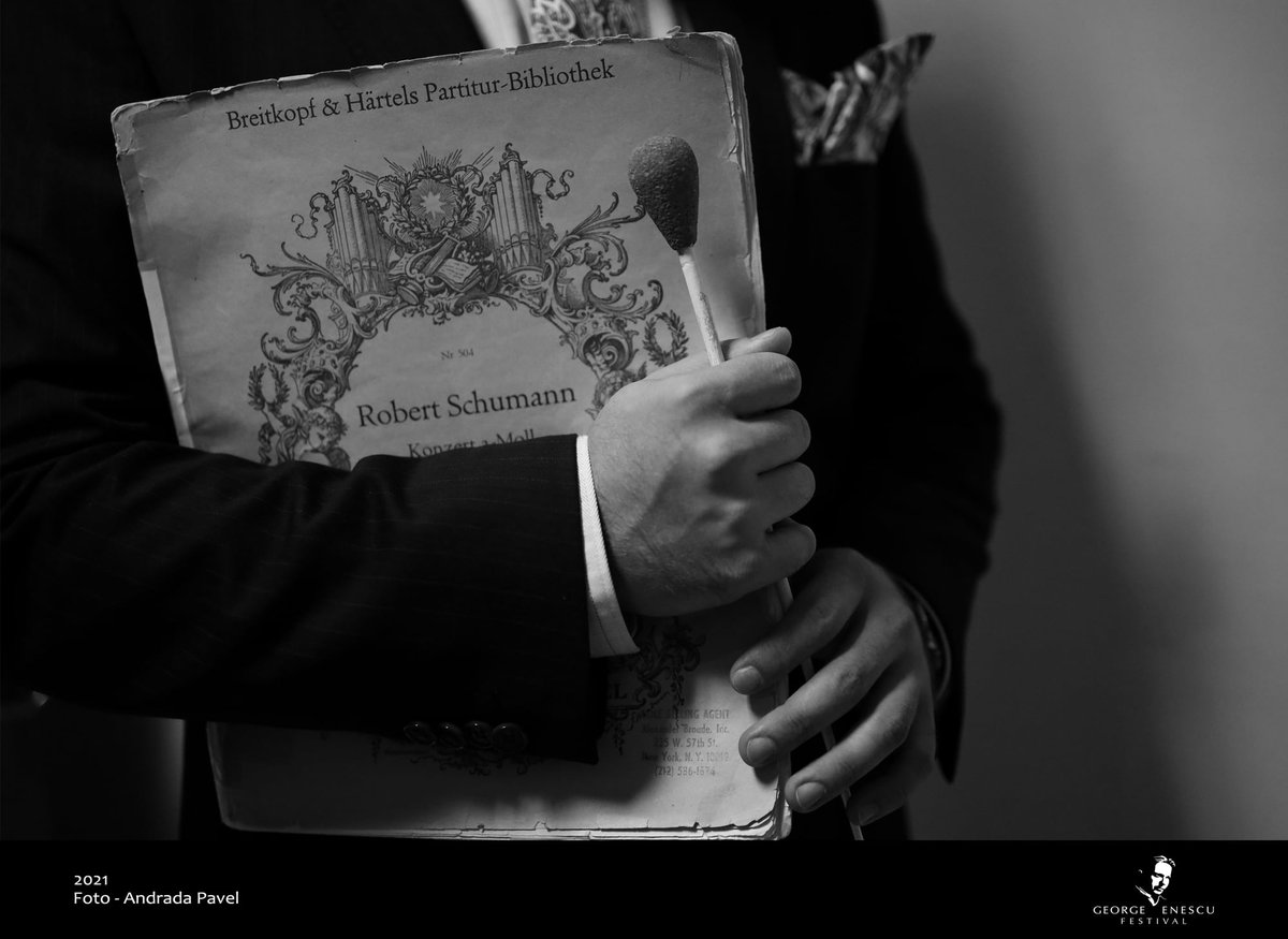 🎉 Celebrating today 212 years since the birth of the great composer, Robert #Schumann, with one of his inspiring quotes: 

"To send light into the darkness of men's hearts - such is the duty of the artist."✨

📸 Andrada Pavel at the #EnescuFestival 2021