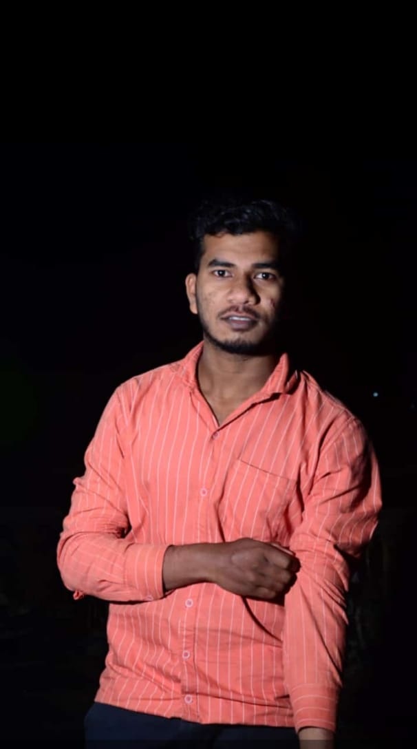 आज फिर हमारा एक विद्युत संविदा कर्मचारी जिंदगी की जंग से हार गया ये सब विद्युत कंपनी की शोषण नीति के कारण हुआ है आखिर और कितने लोगों की जान लेगी ये कंपनी जब नियमित नहीं कर सकती हैं तो भर्ती ही क्यों लिया है आज जितने भी मौत हो रहे है वो सब इस कंपनी की लपार्वाहि कि वजह से है।