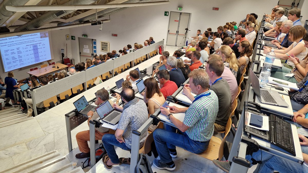EJPSOIL's tweet photo. @EJPSOIL Annual Science Days 2022 in Palermo, Day1: European outlook and EJP SOIL results #ejpsoil #soilsciences https://t.co/t7nEouCv3t
