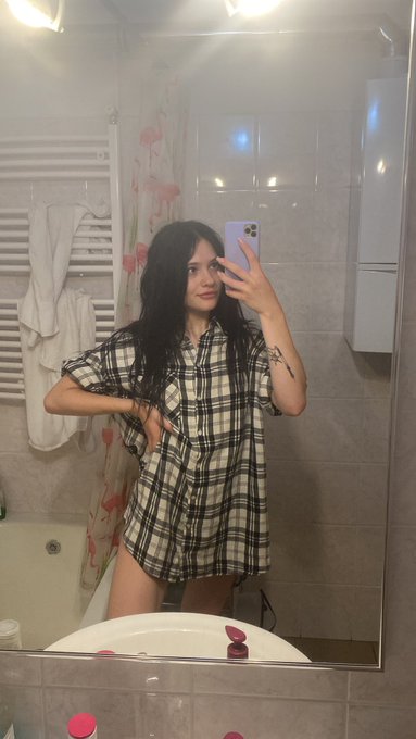 Good morning!❤️ https://t.co/F9LXhO12M0