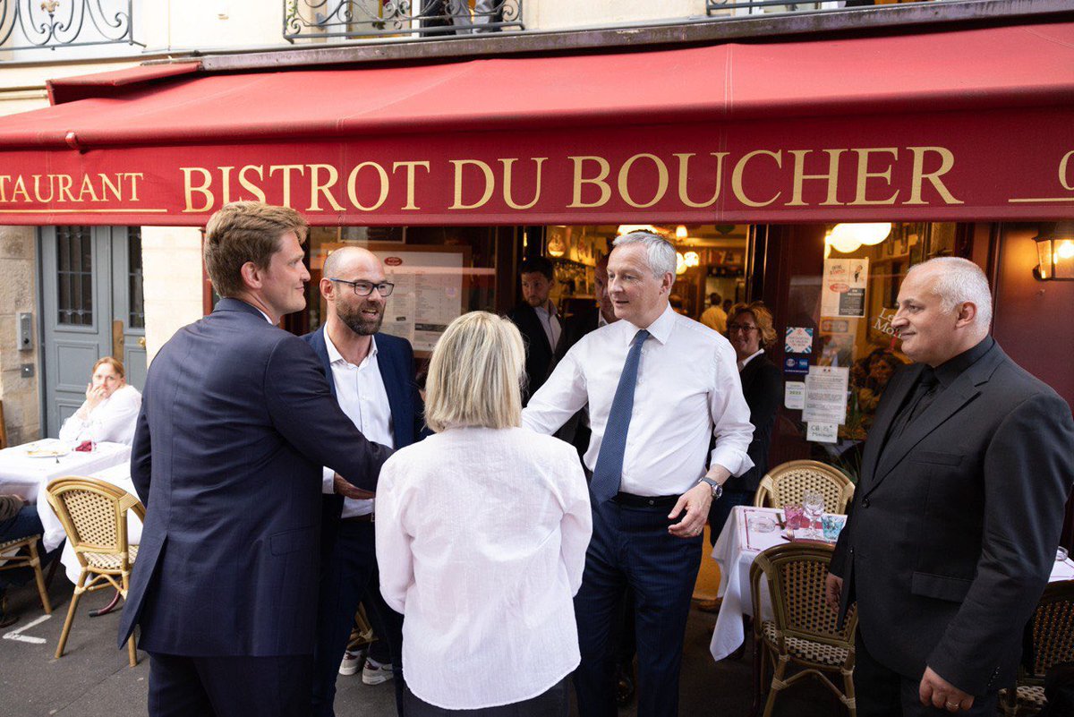 charlesrodwell_'s tweet photo. 🙌 Un grand merci à @BrunoLeMaire d’être venu soutenir ma candidature et rencontrer les chefs d’entreprise de notre circonscription, à quelques jours du 1er tour des élections #legislatives2022  !

🚀 Mobilisation pour cette dernière ligne droite !

#AvecVous #ensemble https://t.co/5Zx8wFgE49