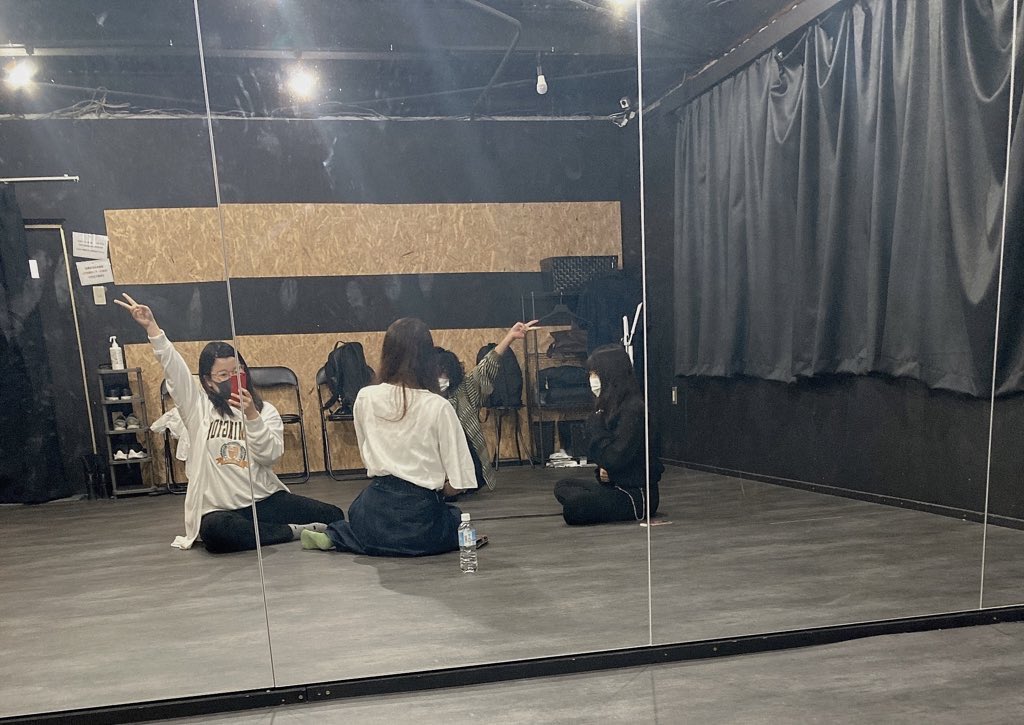 ETHHeLiBe's tweet photo. 手話動画の練習〜！！
きっと素敵な映像作品になるはず‼️
総勢約20人で作ります☺️
お楽しみに❣️ https://t.co/s5HJAPuKPy